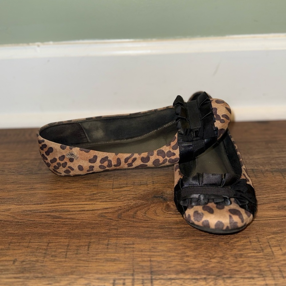 Fergalicious Brown and Black Flats with Leopard Print - Picture 3 of 3